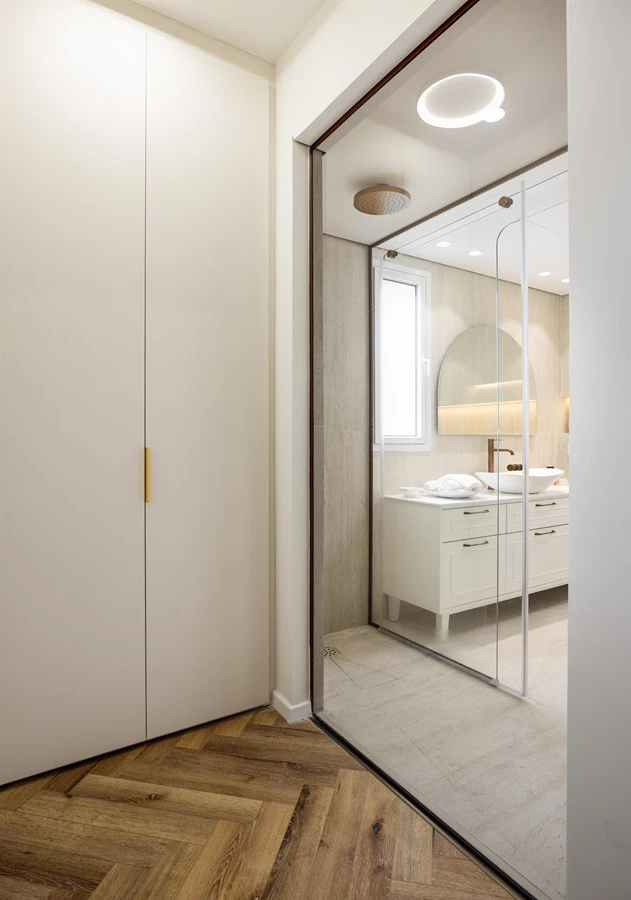 מעצבת פנים: נירית ואקס | צלם: נדב פקט | ארונות דלקוב