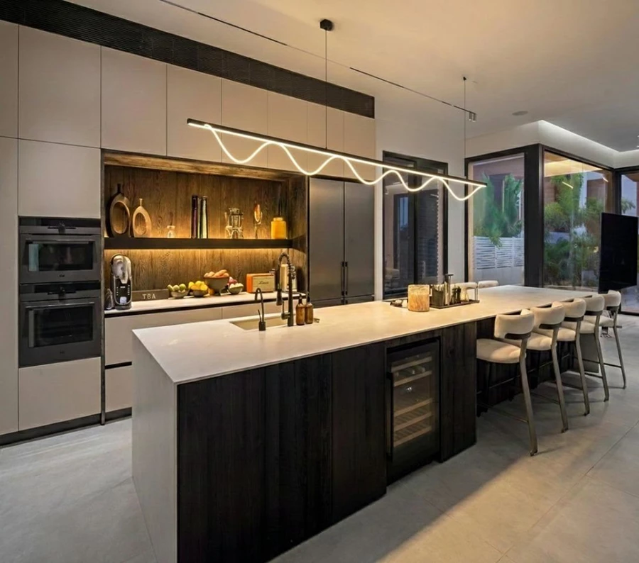 בית שמדבר אור, חומר ואירוח