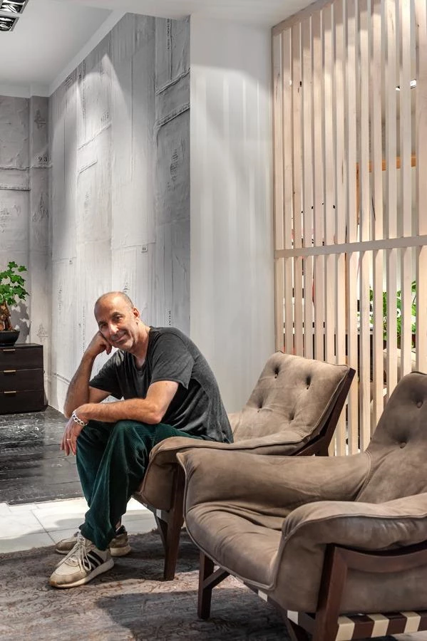מעצב אריק בן שמחן | צלם: עודד סמדר