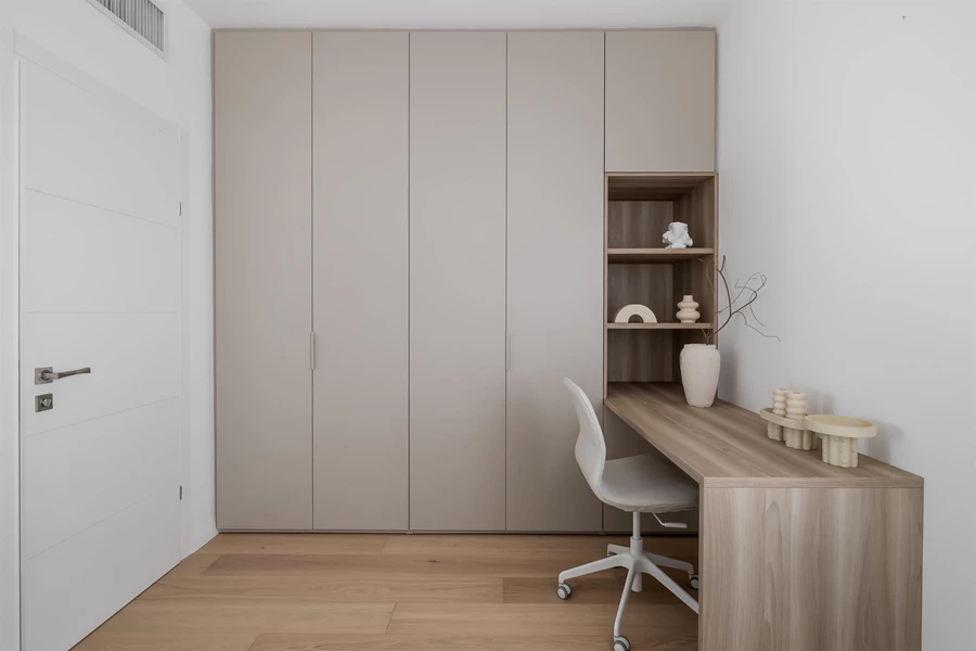 מעצבת פנים: מיטל אטיאס | צלם: אבי קבלו | ארונות ונגרות: דלקוב