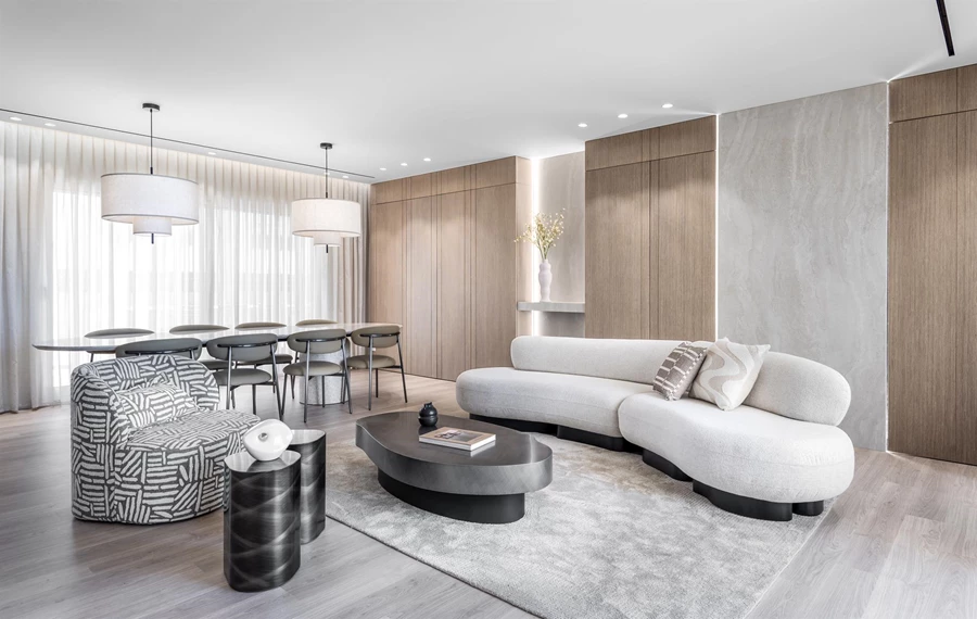 פנטהאוז מול הים: דירת נופש מינימליסטית בעיצוב