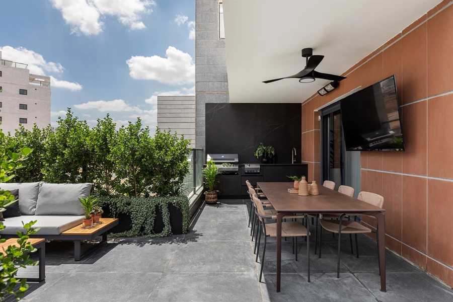 הפנטהאוז מדהים, וחדר הרחצה וואו