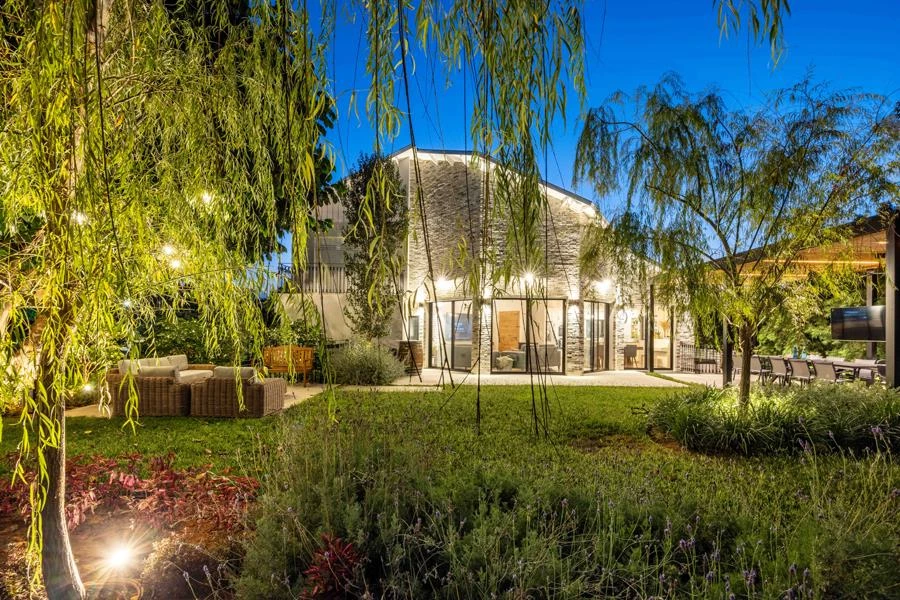 כרכום עיצוב נוף, צלמת אורית ארנון