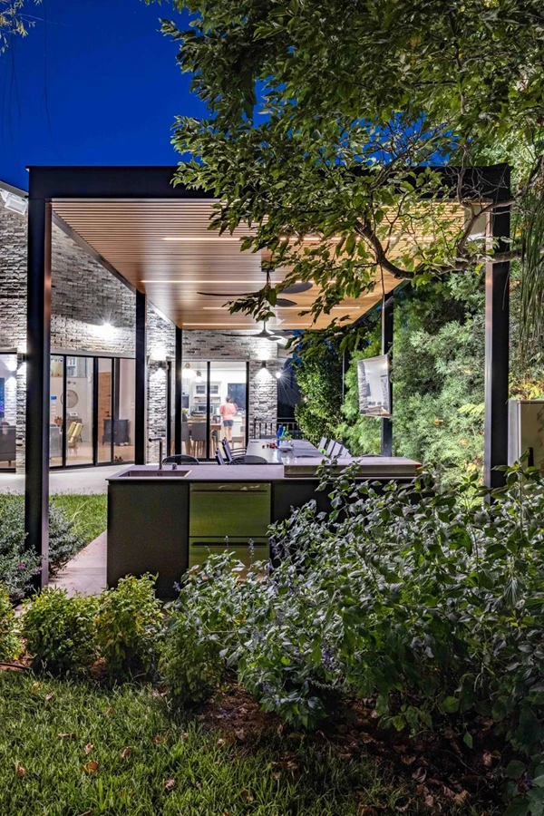 כרכום עיצוב נוף, צלמת אורית ארנון