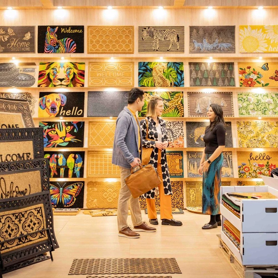 44,000 אנשי מקצוע מרחבי העולם הגיעו לתערוכות קודמות