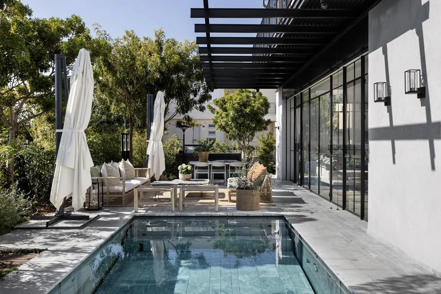 בין הגלוי לחבוי: הצצה לבית שבו החללים נקראים לא באחת אלא בשלבים