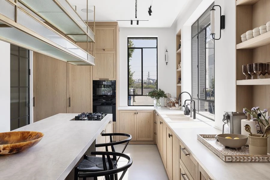 ראות אורגנית, נקייה ואוורירית על טהרת החומרים הטבעיים או בעלי מראה טבעי