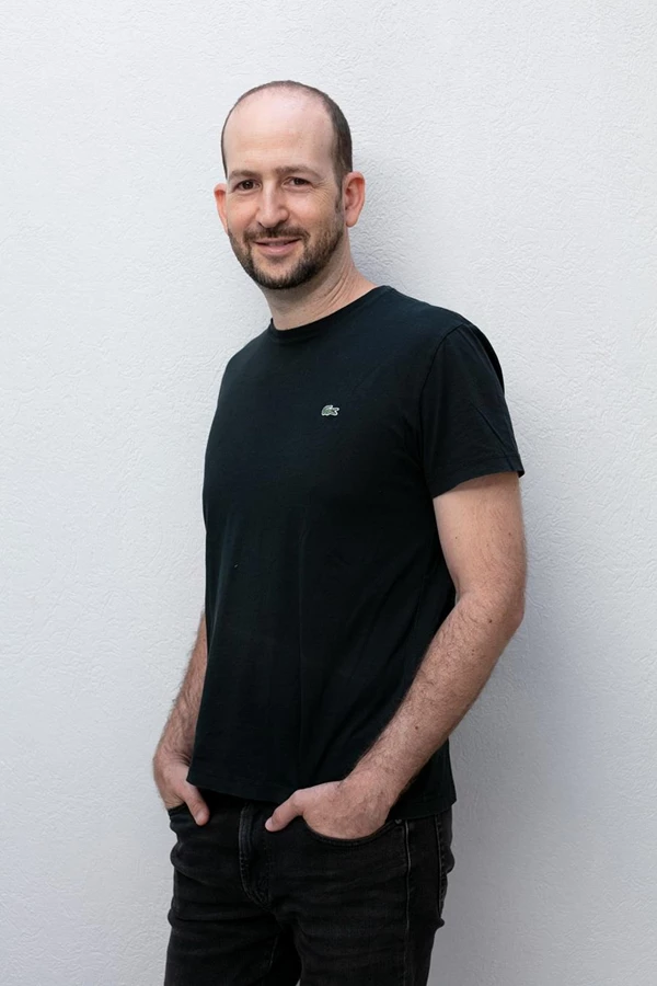 אדריכל בועז שניר, צלם בנימין אדם