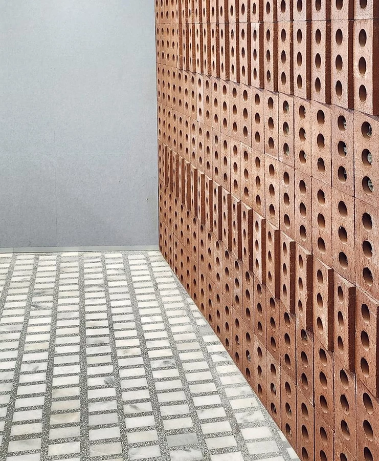 המשרד מהווה סוג של מעבדה שבוחנת אורחות וסגנונות עבודה יצירתיים