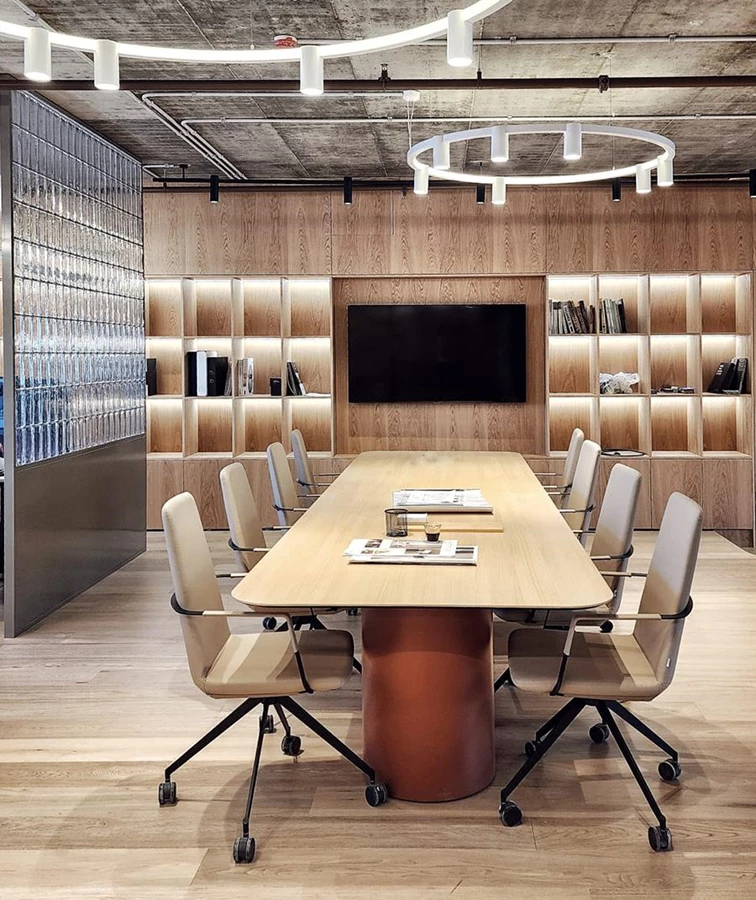 הריהוט מחמיא לפלטה החומרית החושנית והחמה