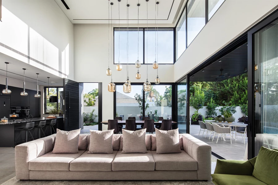 בין הגלוי לנסתר