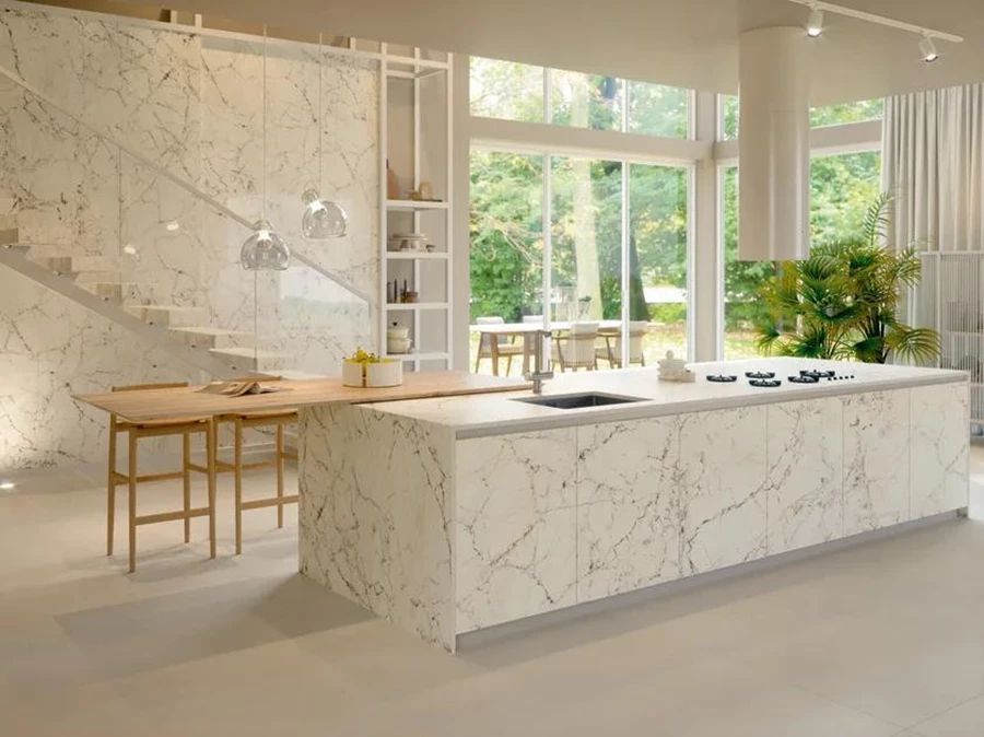 באדיבות משטחי Laminam קולקציית FUSION WHITE