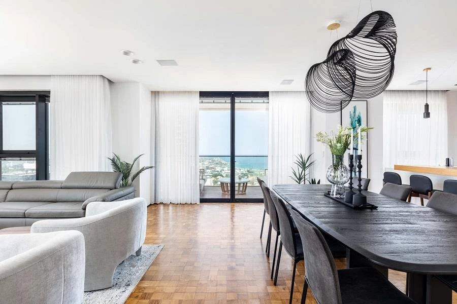 צילום: אורית ארנון | עיצוב פנים: רוני שני פלדשטיין | תאורה : אלפינה תאורה