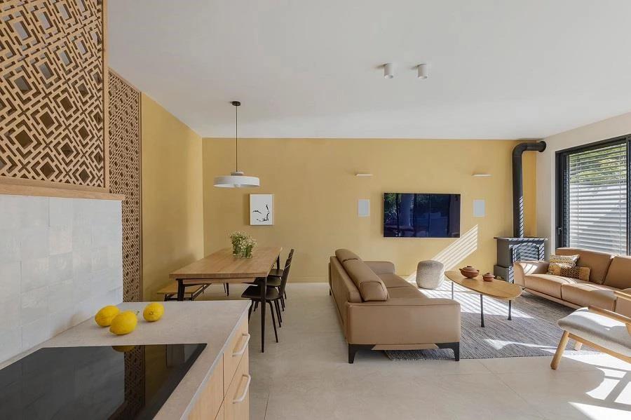 כשסבא וסבתא מחליטים לשבור את הקירות