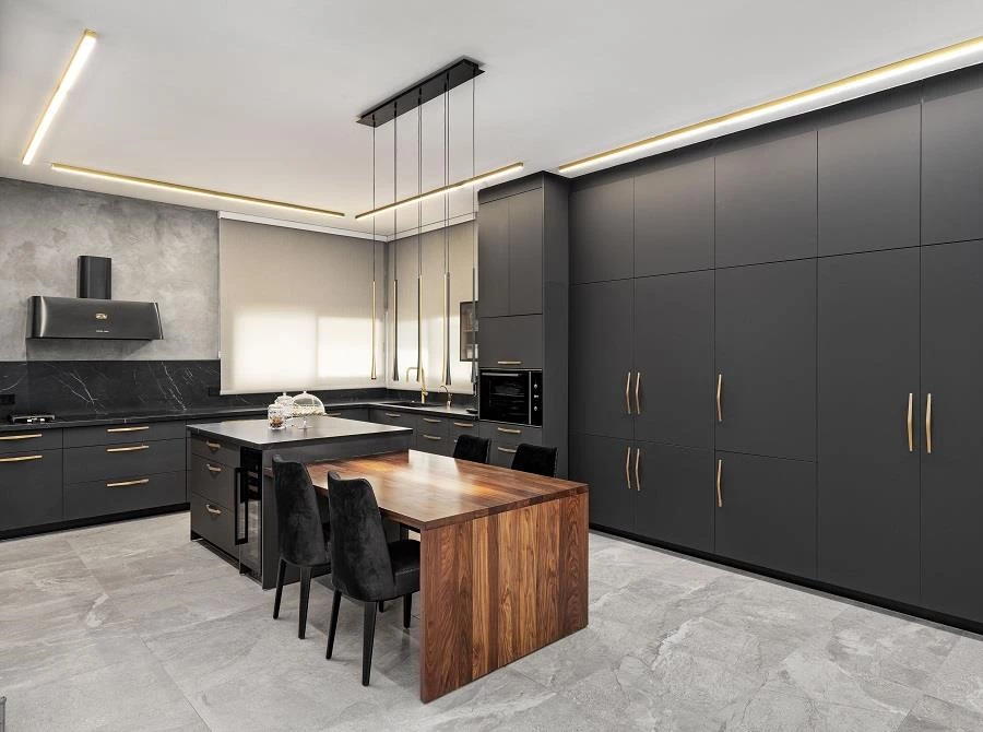 הכל בשביל האורחים - הבית שמארח בקביעות חברי כנסת וזמרים!