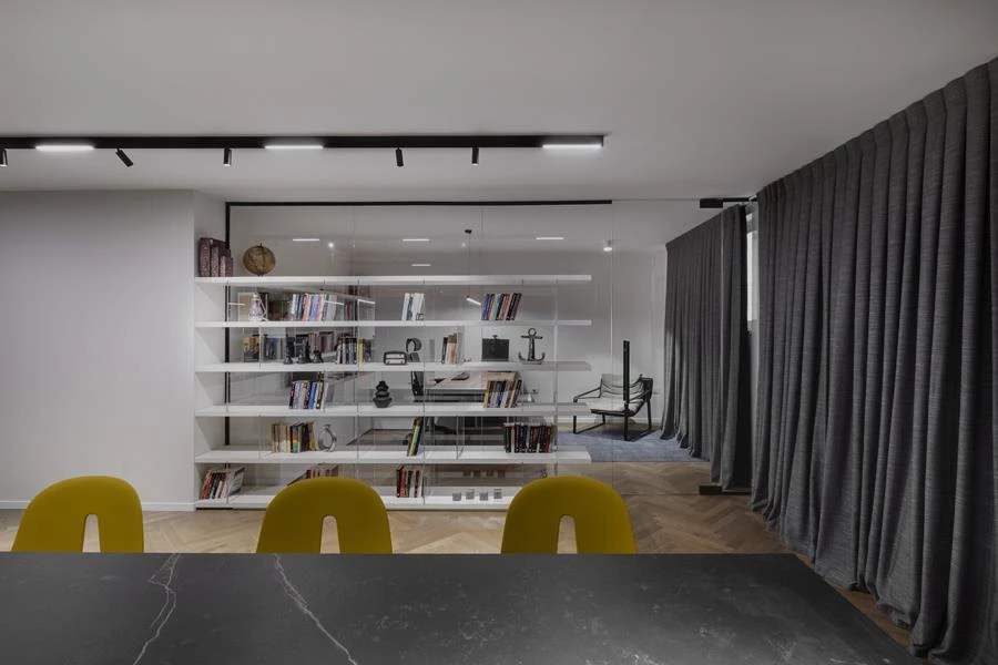 צילום: עודד סמדר | אדריכלות תכנון ועיצוב: איריס אבנרי דביר |וילונות: שאנל מור