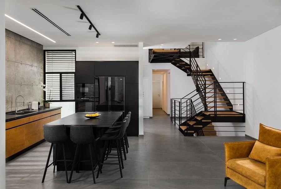 הקיר העיוור הפך לקונספט העיצובי של הבית