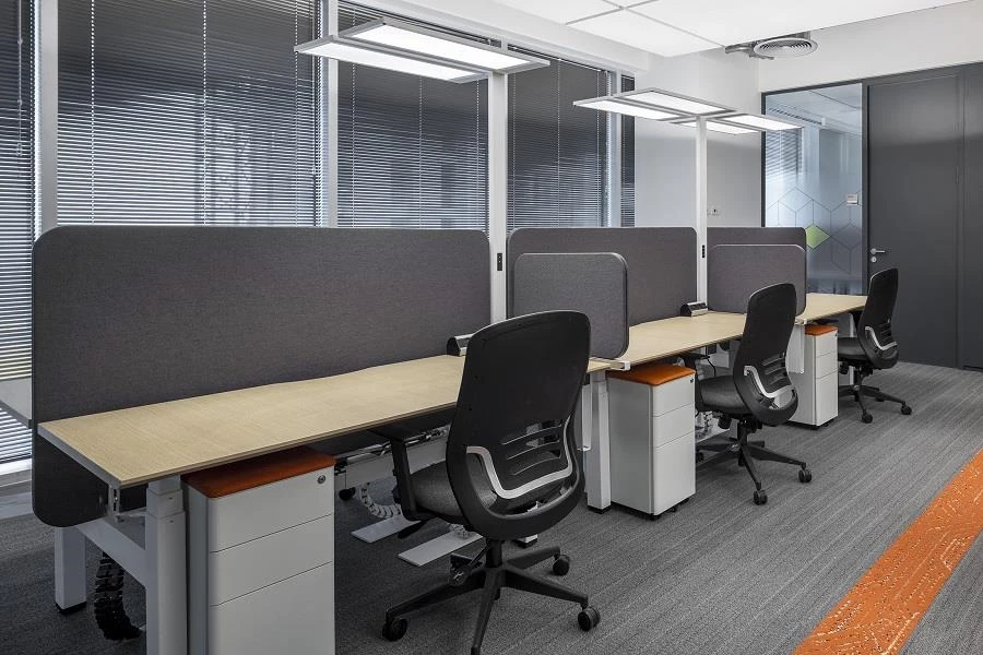 ריג'נט תאורה: האור שבקצה שולחן העבודה