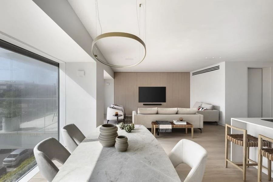 בין ארצות-הברית לתל-אביב