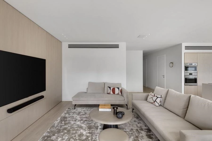 עיצוב נועה קופרמן, צלם עודד סמדר