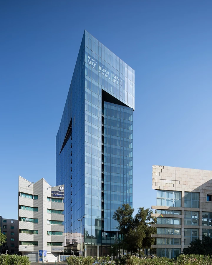 מגדל סוזוקי, תל-אביב | צילום: שרון צרפתי