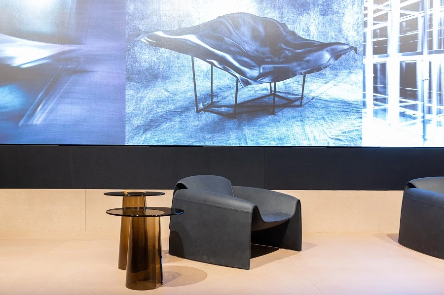 כורסת העור של .Politron צילום: Diego Ravier