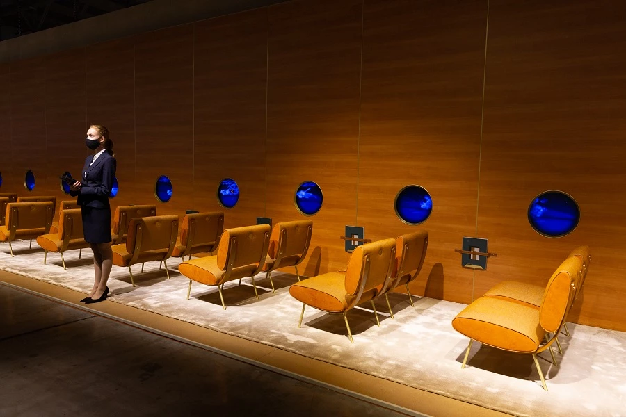 מיצב יוצא דופן שיצר המעצב הישראלי רן גלעד הפועל במילאנו, עבור חברת העיצוב Molteni. צילום: Diego Ravier