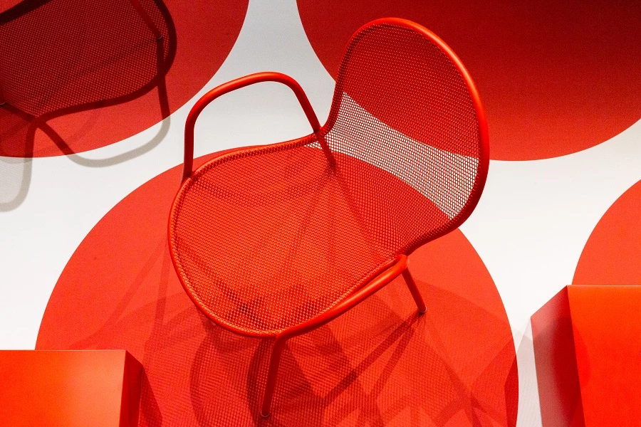 הכסאות בסופרסלונה. צילום: Diego Ravier