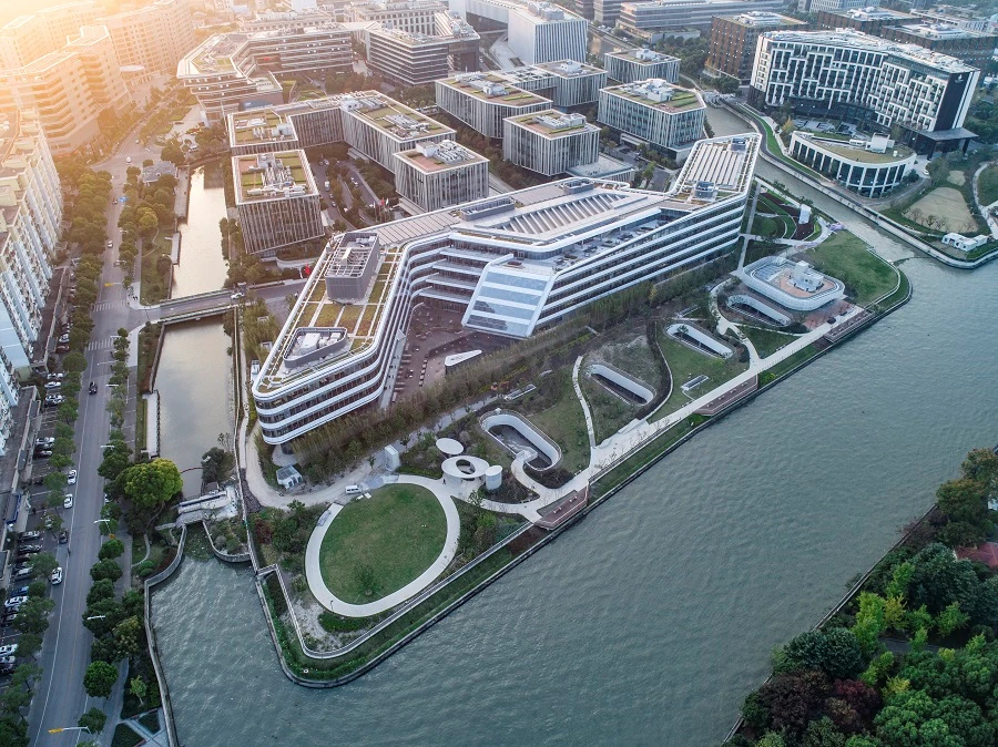 משרדי Johnson Controls שנגחאי | תכנון: Gensler אדריכלים  | צילום: BlackStationJohnson Controls שנגחאי | תכנון: Gensler אדריכלים