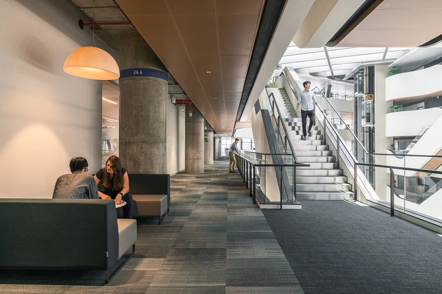 משרדי Johnson Controls שנגחאי | תכנון: Gensler אדריכלים  | צילום: BlackStationJohnson Controls שנגחאי | תכנון: Gensler אדריכלים