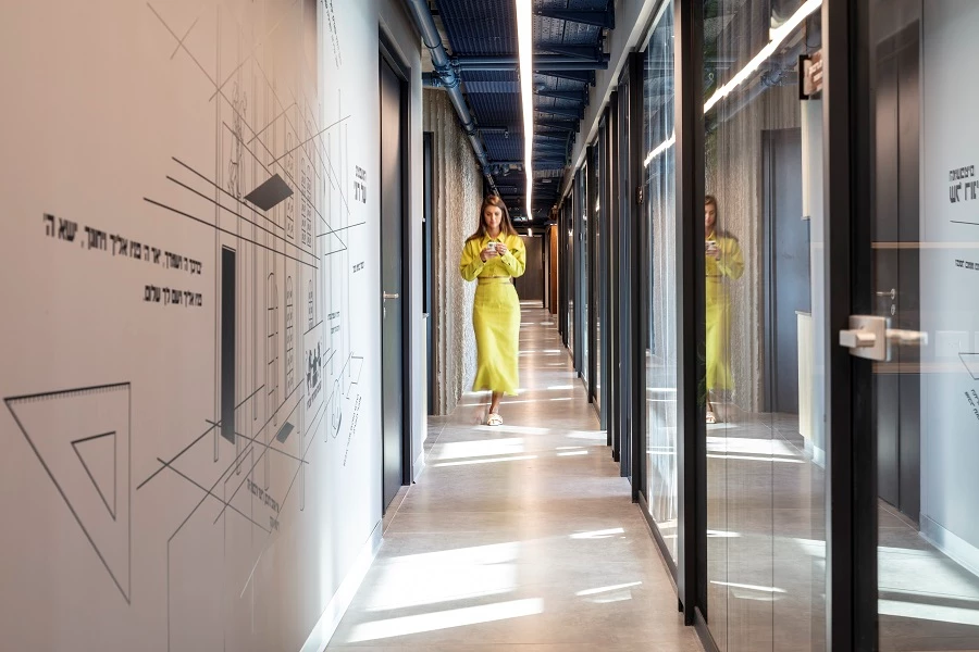 תכנון: נדיה רויטבלט | ריצופים וחיפויים HeziBank | צילום עמית  גרון