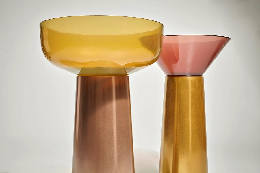 שילובי גוונים מרהיבים, משלימים או מנוגדים בכיורים שקופים ובסיס מחומר אחר. קולקציית Albume מבית antoniolup