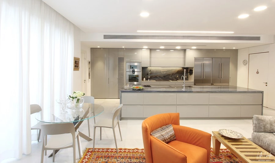 דירה בניחוח ים, חול ותפוזים