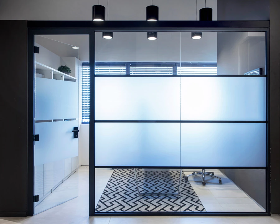 מקצה לקצה: מחיצות רצפה תקרה