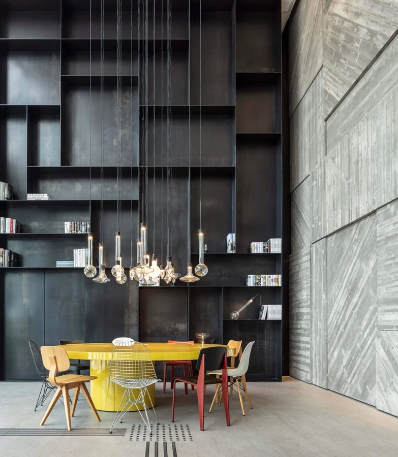 ספריית ברזל טבעי עם חלוקה רנדולמית. ללא ריתוכים וחיבורים הנראים לעין