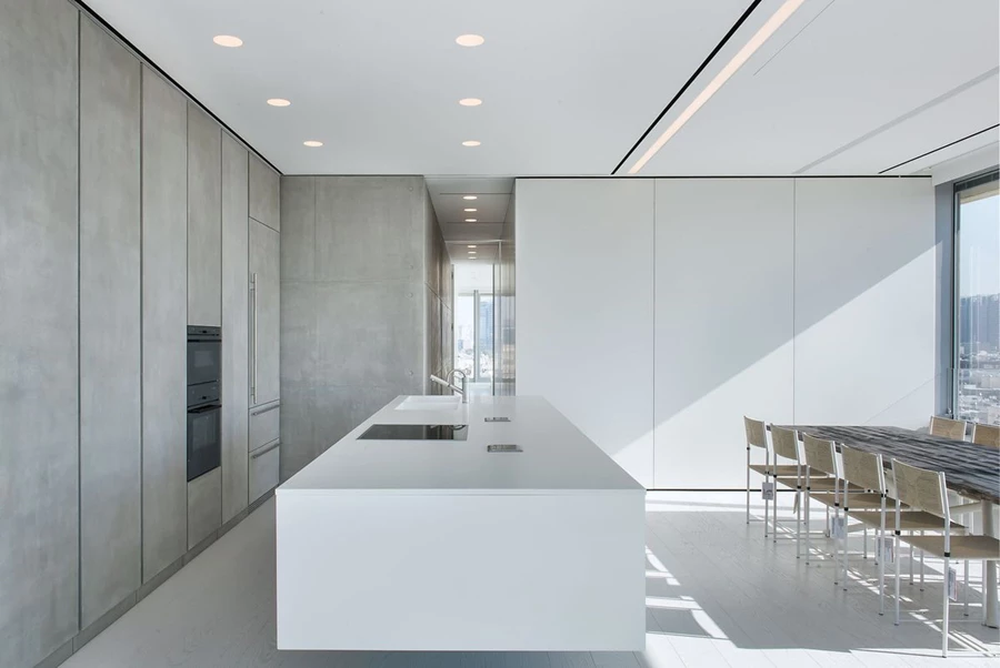 המחיצה סגורה ויוצרת הפרדה מלאה