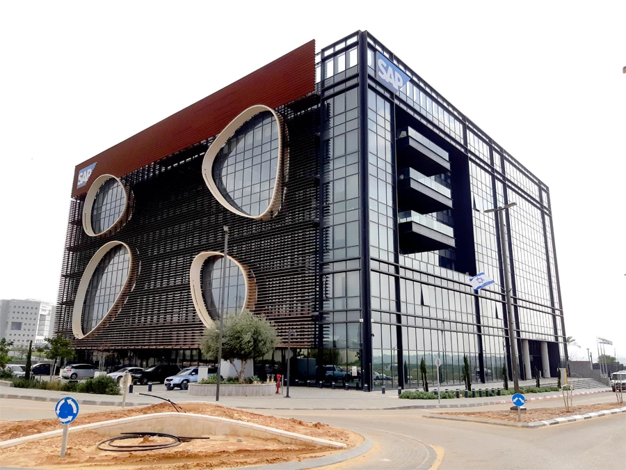 אלומאיר: היסטוריה של חשיבה קדימה