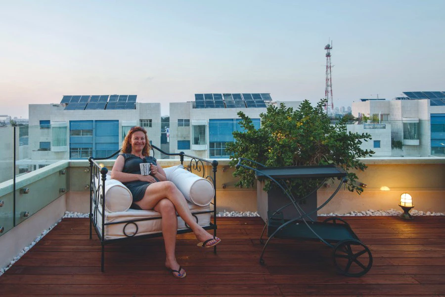 אצלנו בסלון