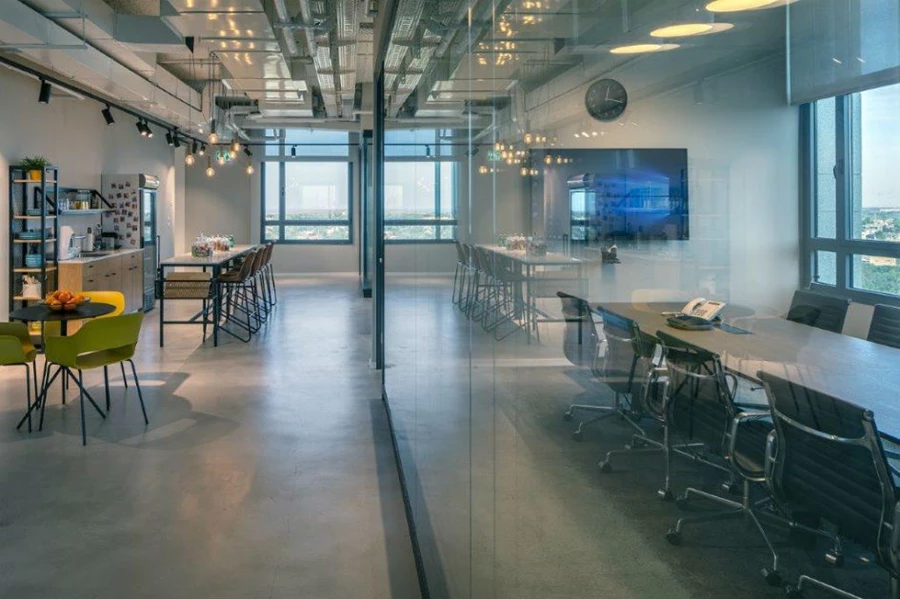 צעיר ולא מעונב