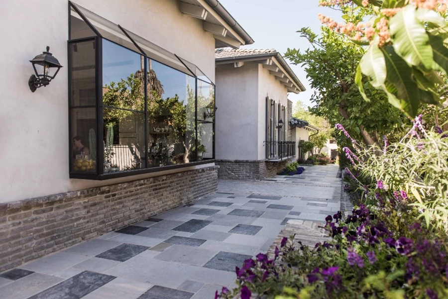 עבר מול עתיד- בית טוסקני בשרון