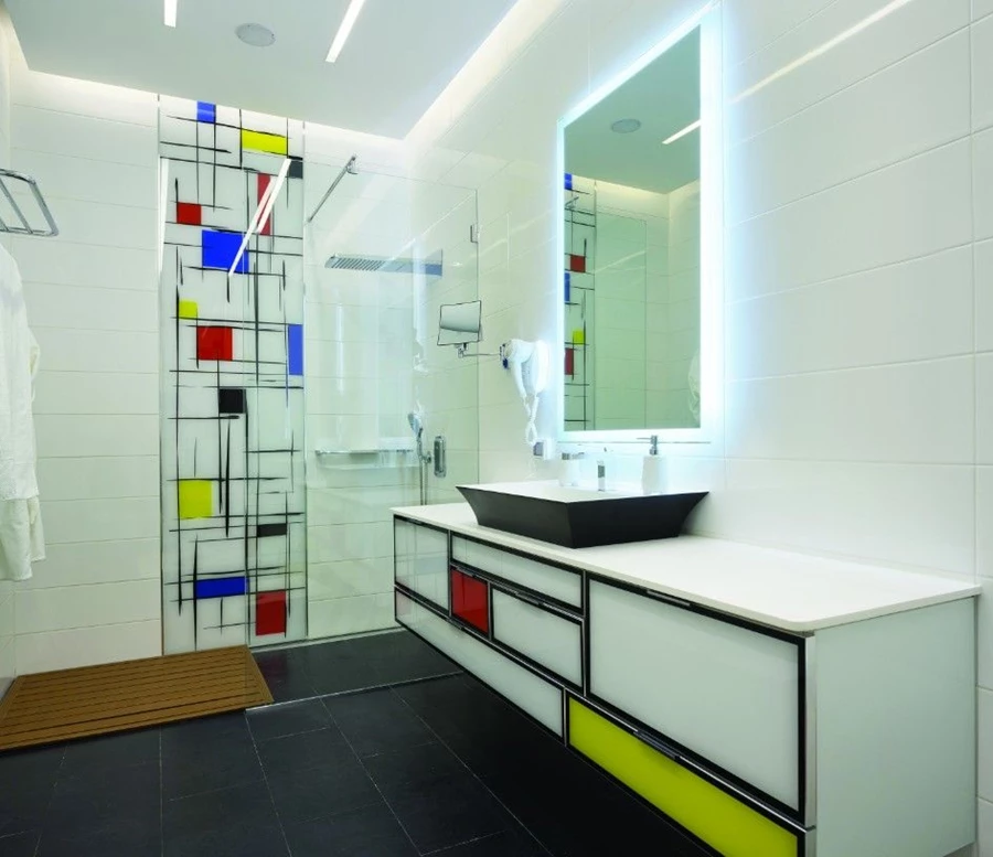 חיפוי זכוכית: מיטרני. פרויקטים ללקוחות פרטיים. אדריכל: שרון לוי