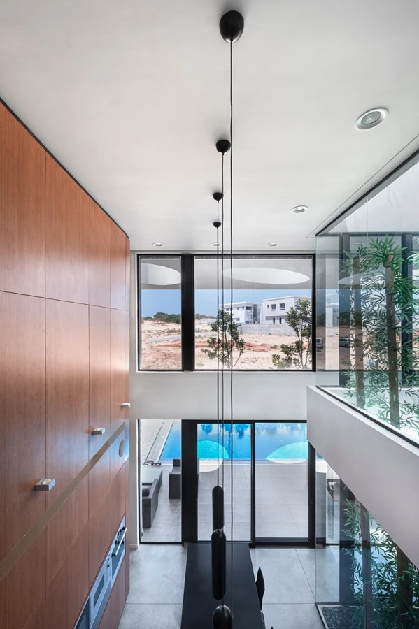 משחק של ניגודים