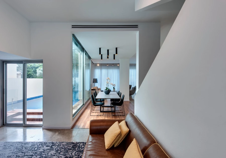 פינת משפחה מוסתרת מהחלל הגדול