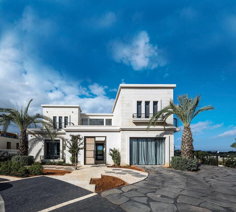 מול נוף הגולף