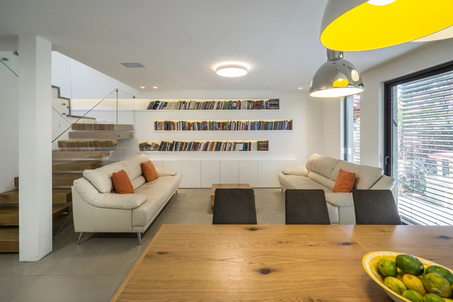 מבית קטן בערבה לוילה ענקית מודרנית