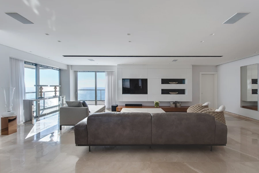 גבוה מעל הים