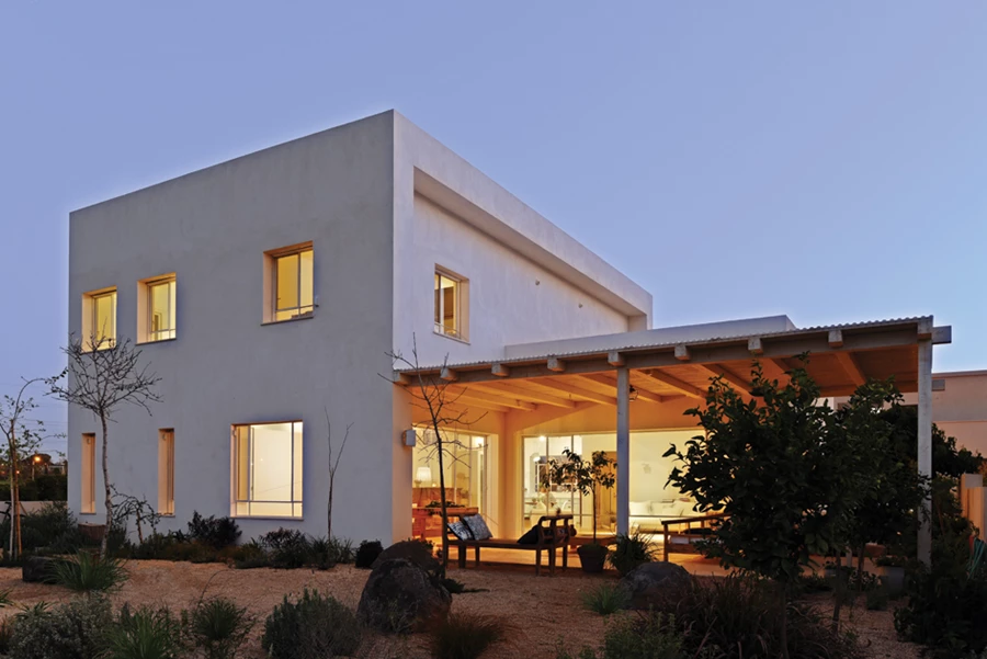 פתיחות ואינטימיות- מגורים וחנות במרחב הביתי