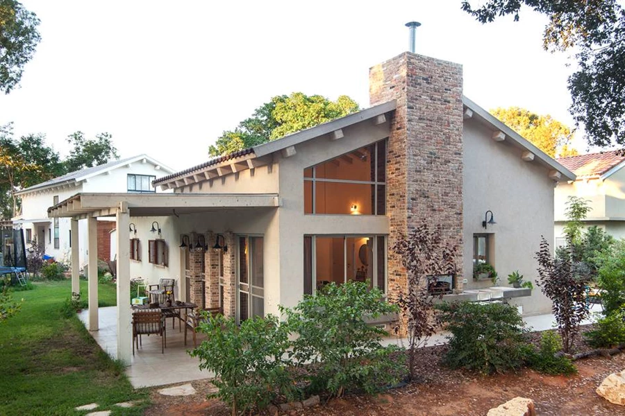 הבית אל צמרות העצים