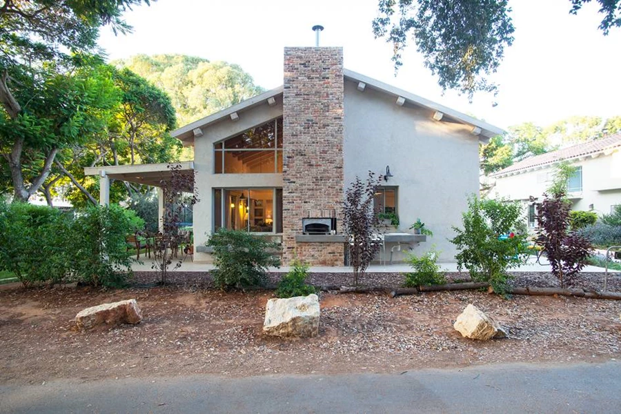 התכתבות עם האלמנטים בקיימים בקיבוץ