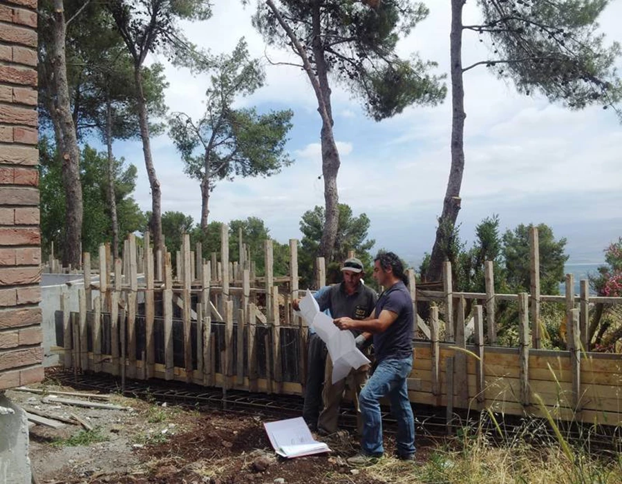 עבודה בתאום מלא עם כל בעלי המקצוע הקשורים לפיתוח החוץ.